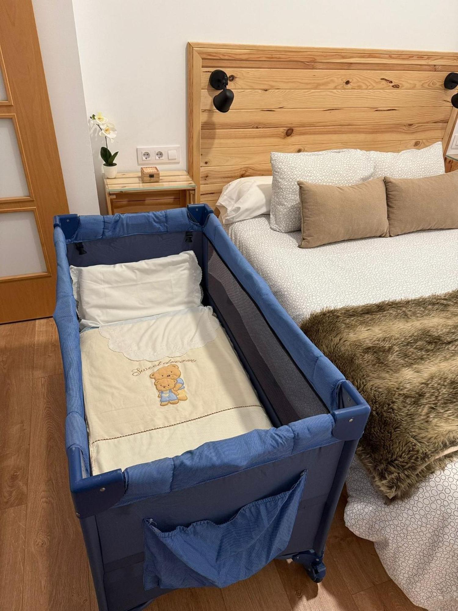Apartamento Turistico Leo Baena Bagian luar foto